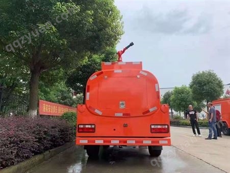 东风勇士四驱消防救险车 装水2吨消防救险车