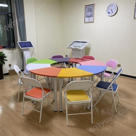 中小学游戏桌椅 彩色团体活动桌椅少儿标准版沙盘