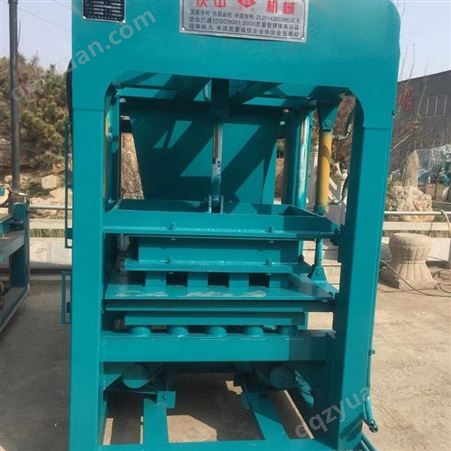 高铁垫块机_庆中机械_全自动水泥垫块机_生产商公司