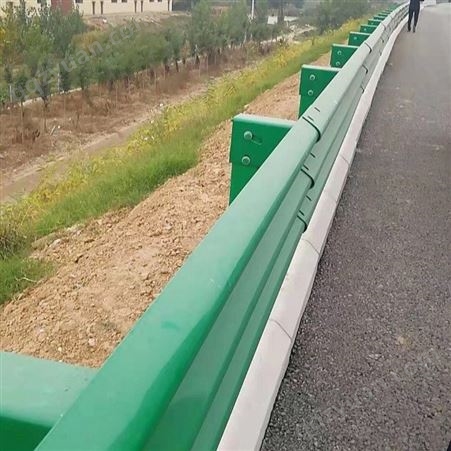 西宁 高速公路波形护栏 乡村公路波形护栏 高速路护栏 硬化路防护栏 质量可靠