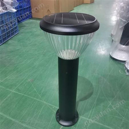 太阳能柱头灯 柱子灯 厂家生产直销 下面为一款灯多种做法 安装实物效果